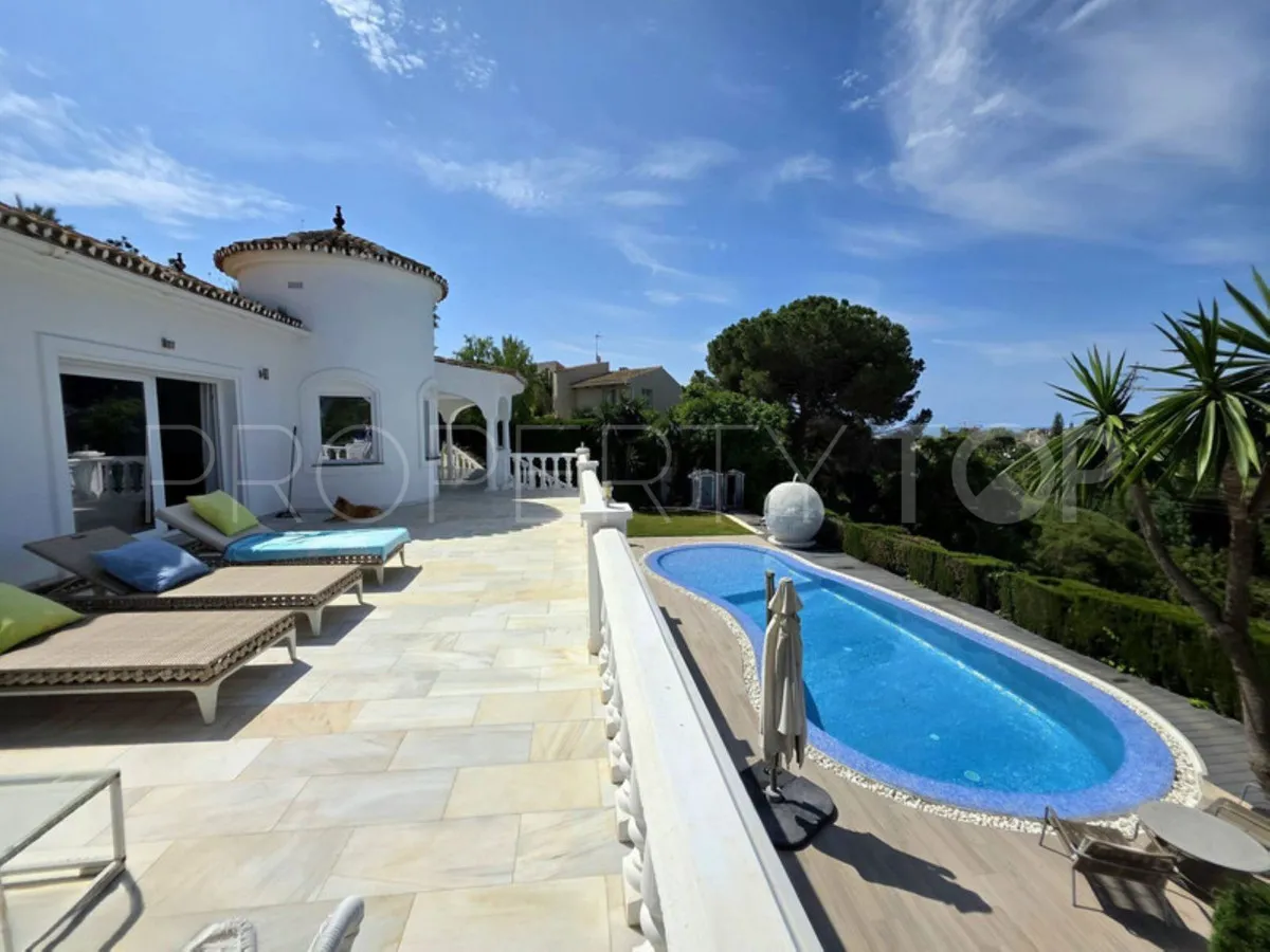 For sale villa in Elviria