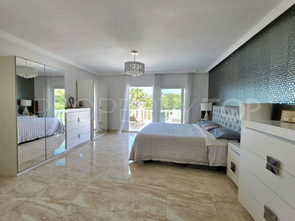 For sale villa in Elviria