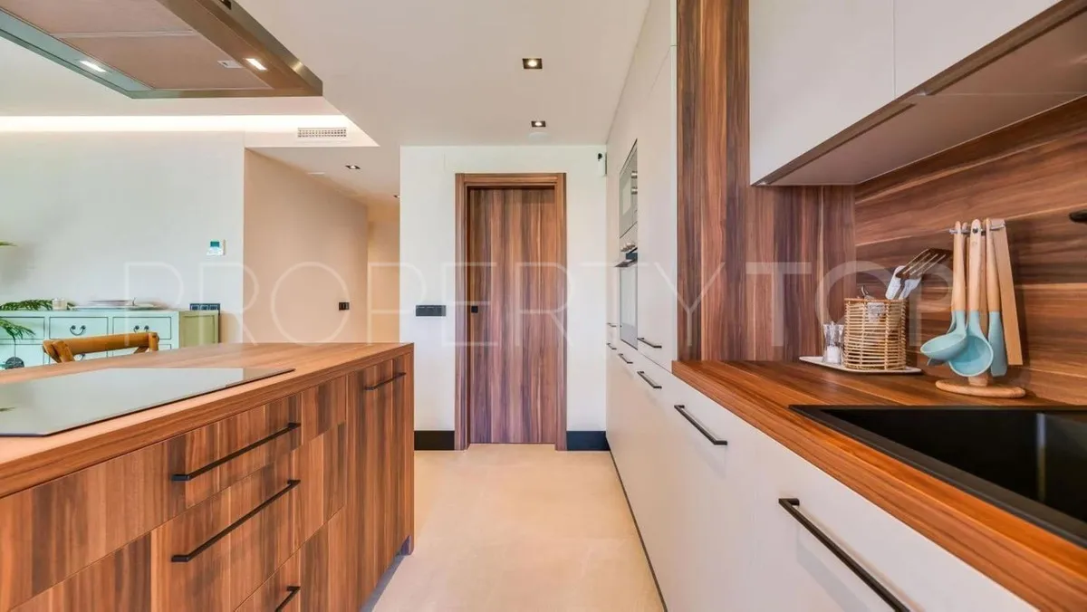 For sale Nueva Andalucia 3 bedrooms ground floor apartment