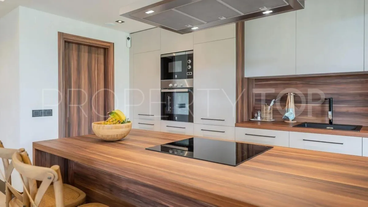 For sale Nueva Andalucia 3 bedrooms ground floor apartment