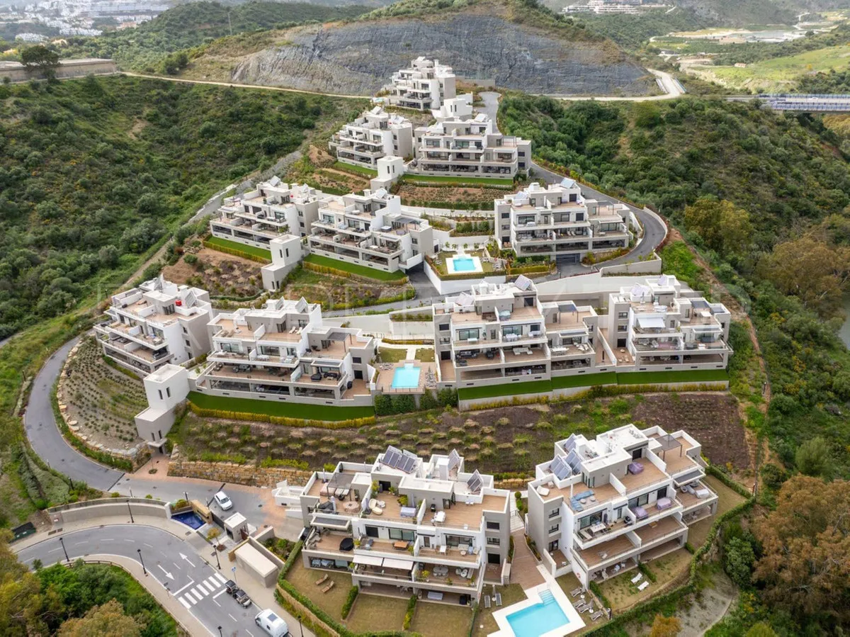For sale Nueva Andalucia 3 bedrooms ground floor apartment