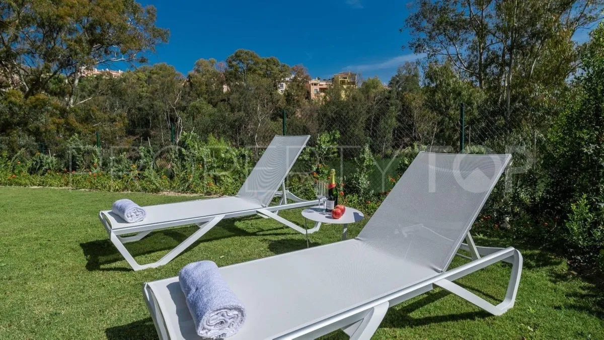 For sale Nueva Andalucia 3 bedrooms ground floor apartment