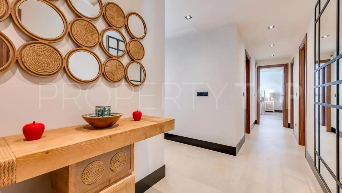 For sale Nueva Andalucia 3 bedrooms ground floor apartment