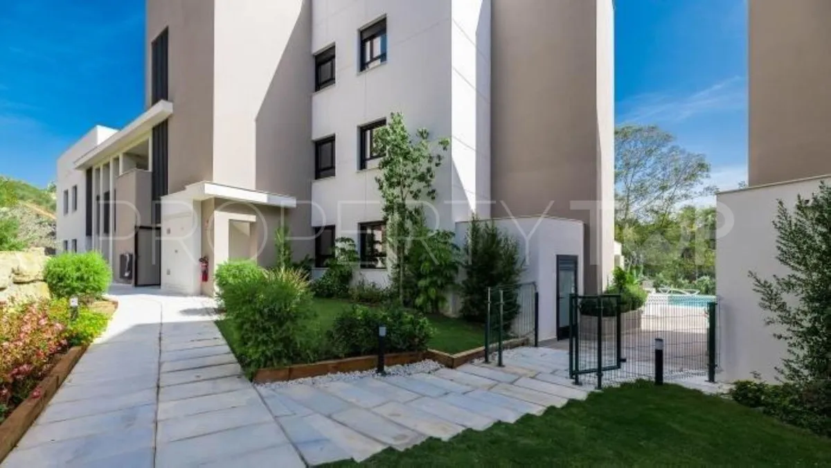 For sale Nueva Andalucia 3 bedrooms ground floor apartment