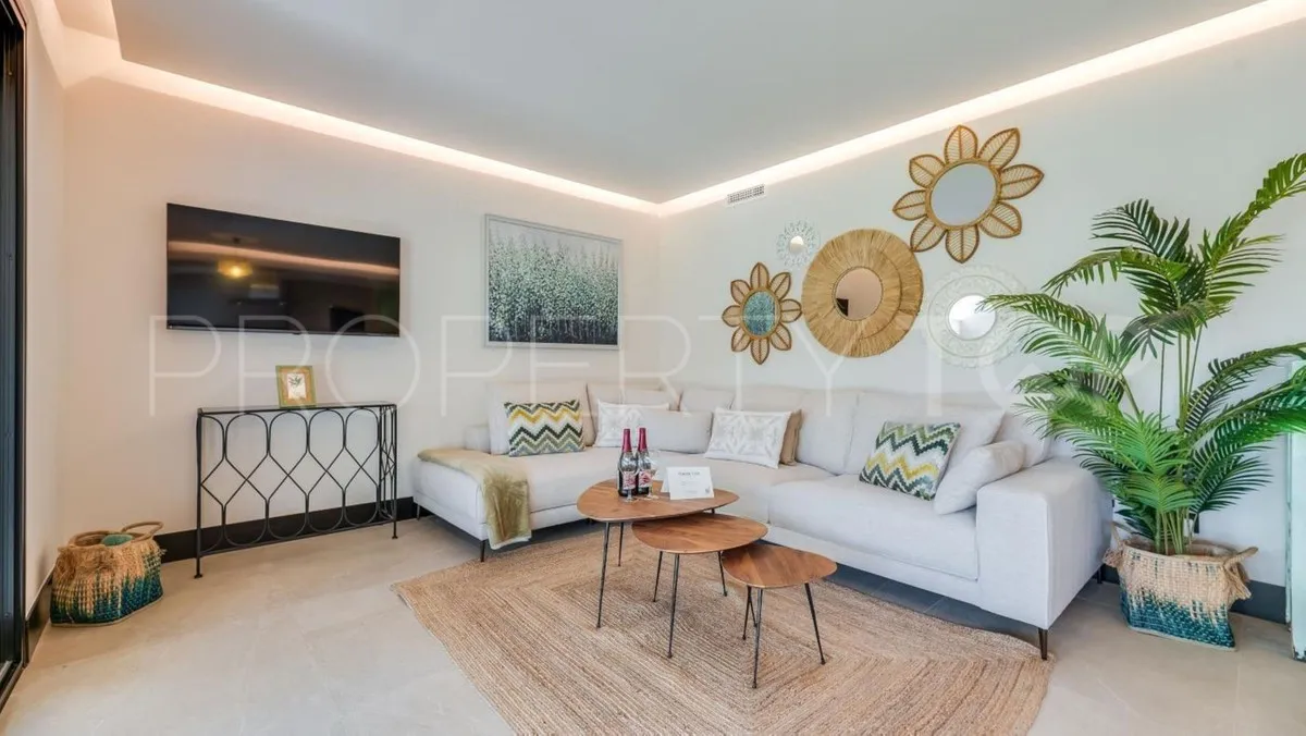 For sale Nueva Andalucia 3 bedrooms ground floor apartment