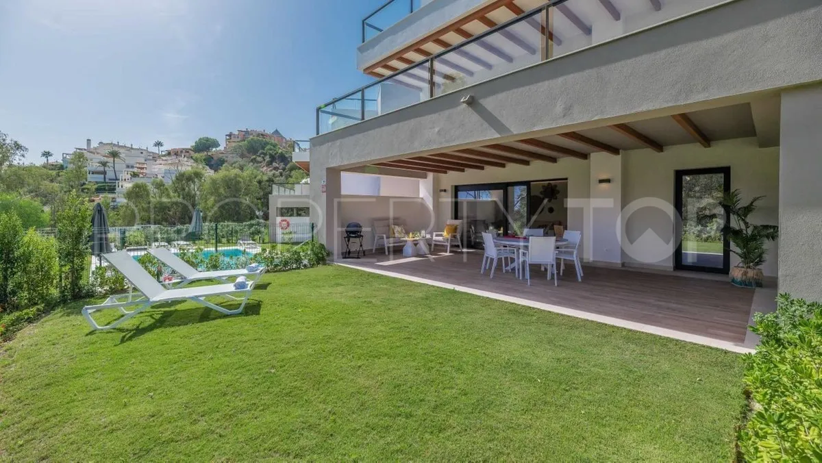 For sale Nueva Andalucia 3 bedrooms ground floor apartment