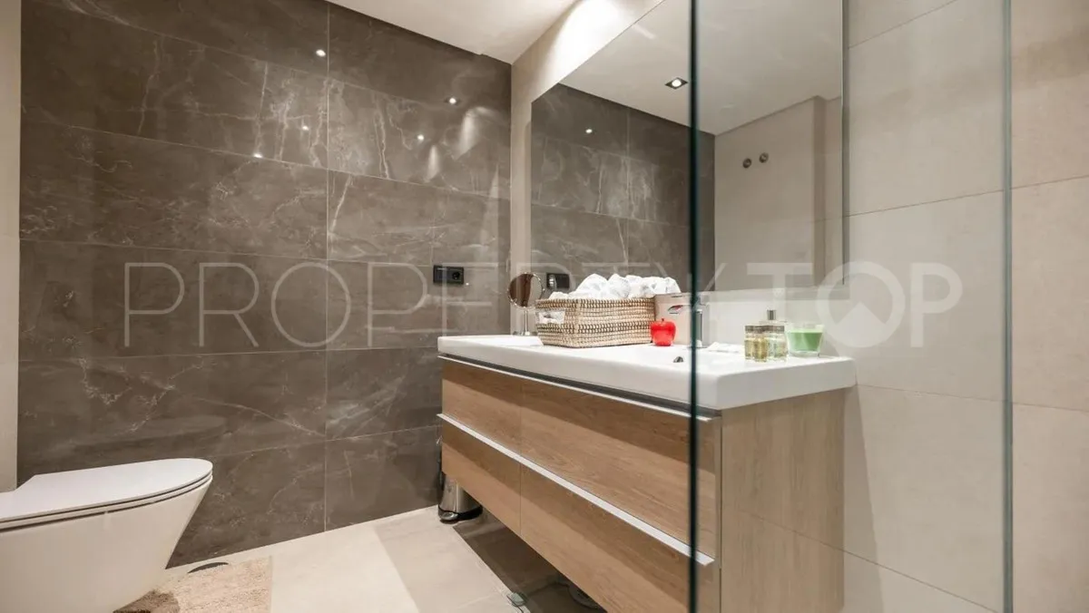 For sale Nueva Andalucia 3 bedrooms ground floor apartment