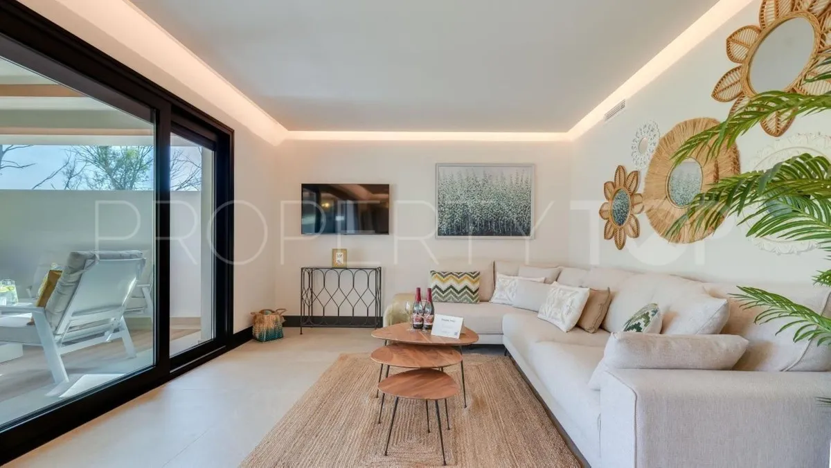 For sale Nueva Andalucia 3 bedrooms ground floor apartment