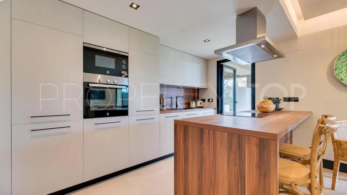 For sale Nueva Andalucia 3 bedrooms ground floor apartment