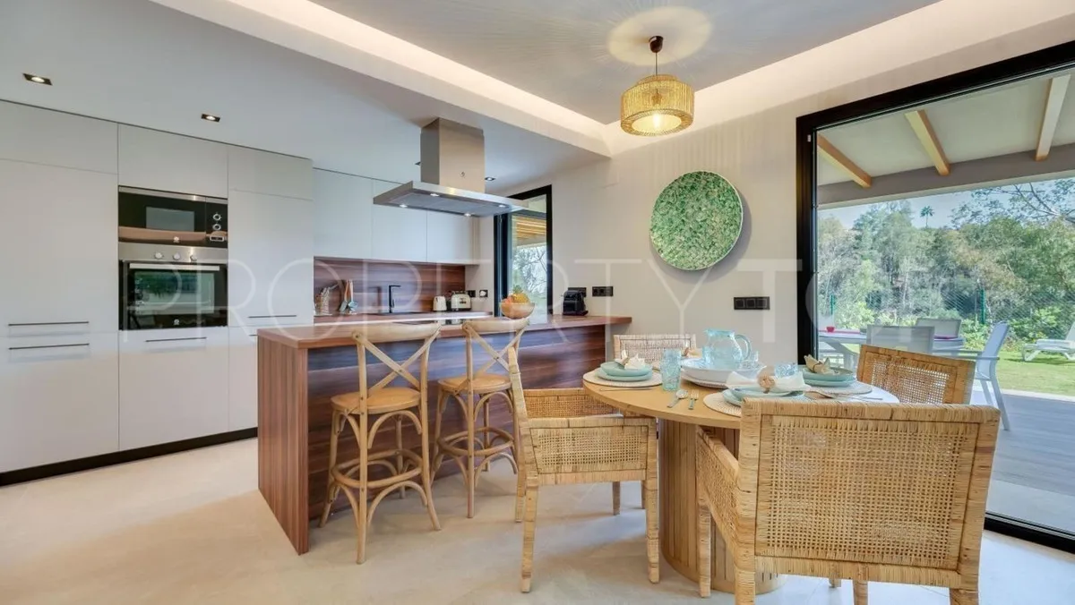 For sale Nueva Andalucia 3 bedrooms ground floor apartment