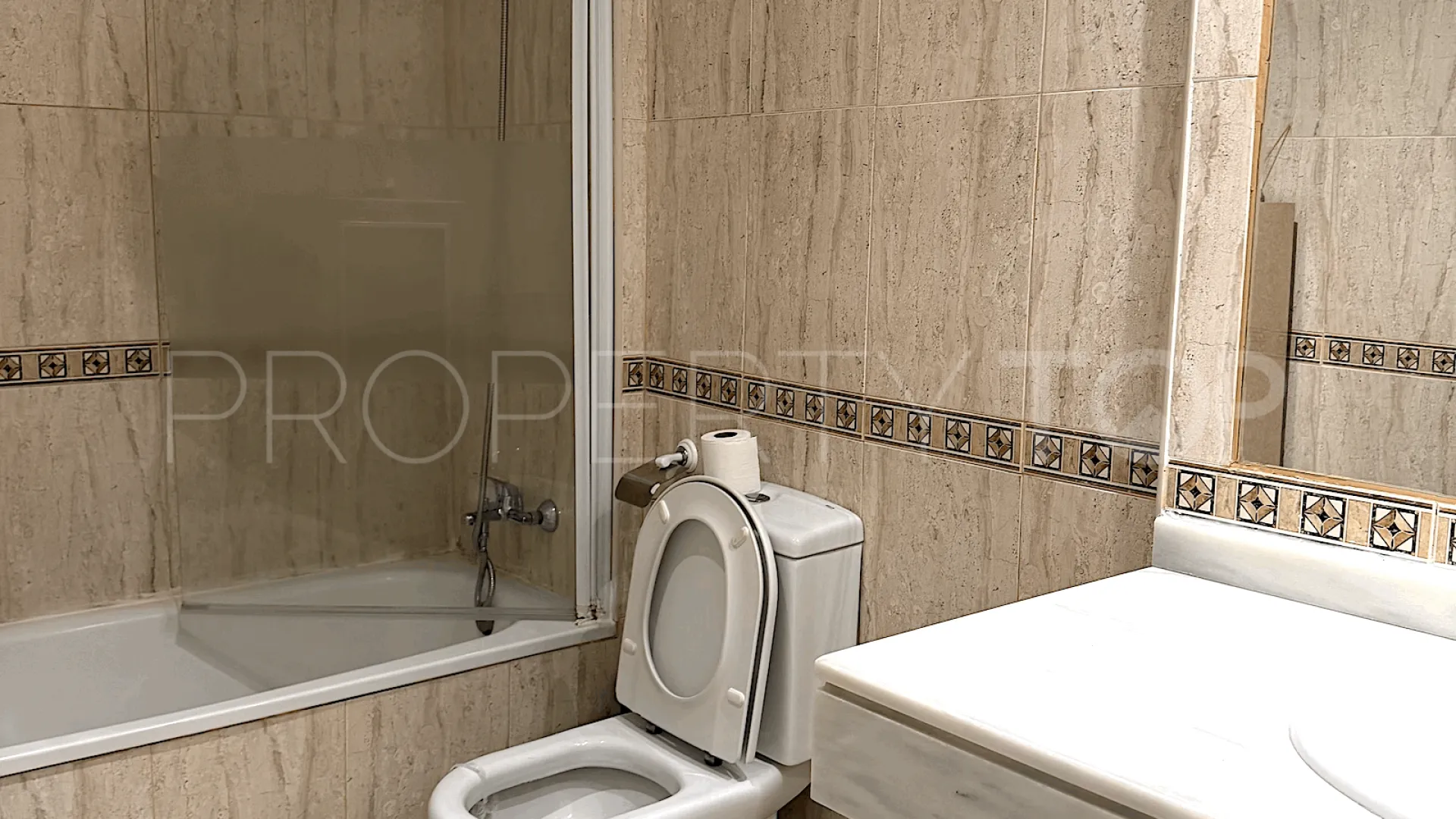Atico duplex de 2 dormitorios en venta en San Pedro de Alcantara