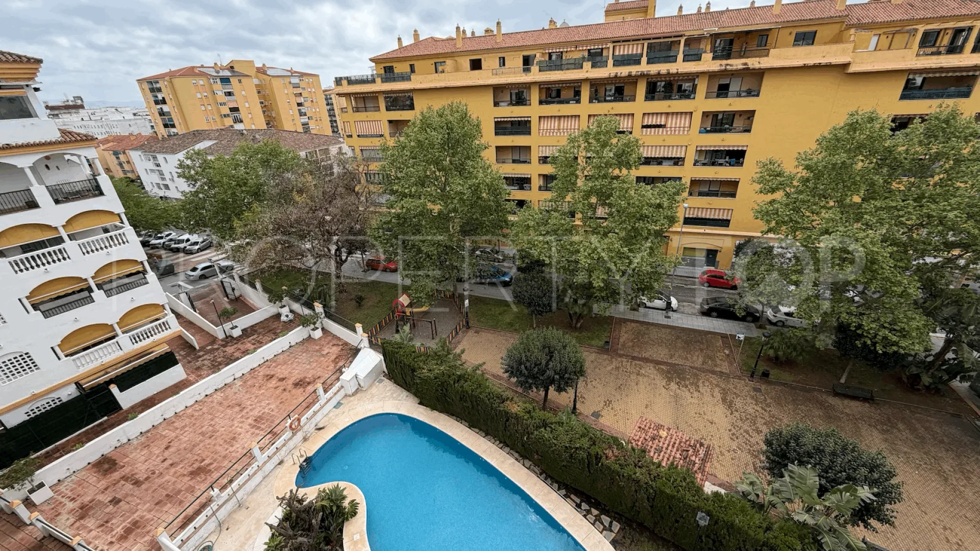 Atico duplex de 2 dormitorios en venta en San Pedro de Alcantara