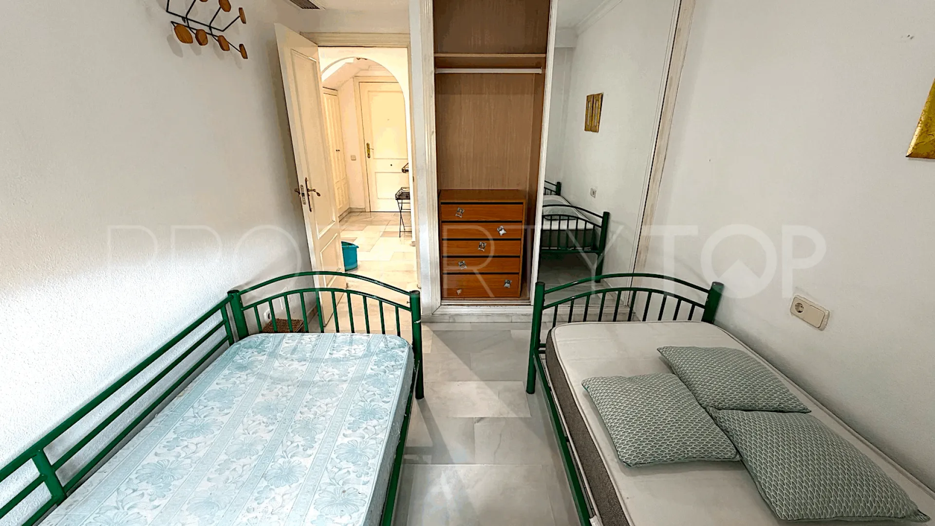 Atico duplex de 2 dormitorios en venta en San Pedro de Alcantara