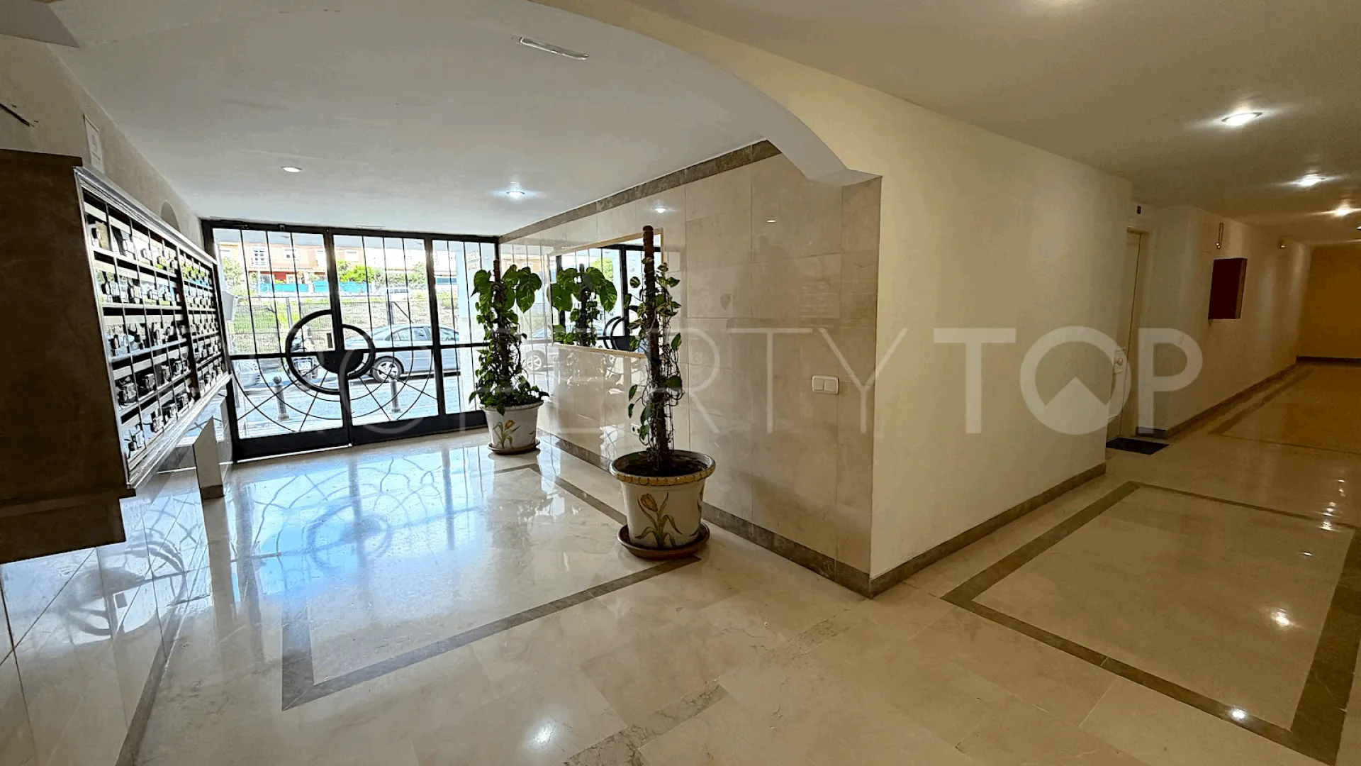 Atico duplex de 2 dormitorios en venta en San Pedro de Alcantara