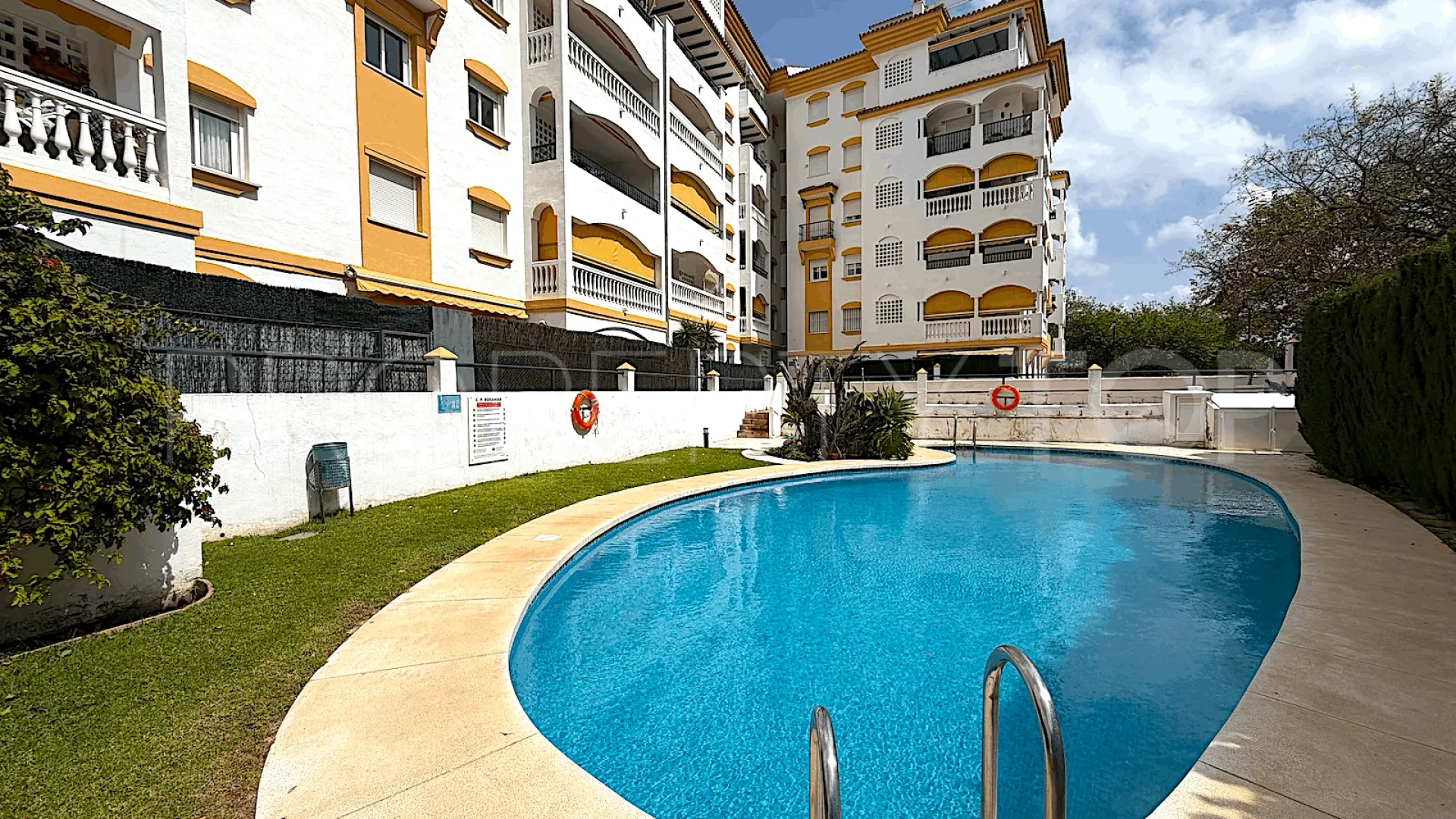 Atico duplex de 2 dormitorios en venta en San Pedro de Alcantara