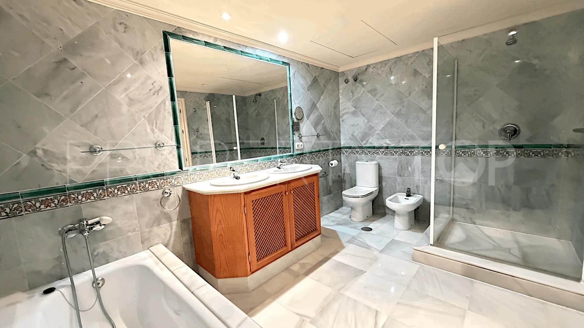 2 bedrooms ground floor apartment for sale in Monte Halcones