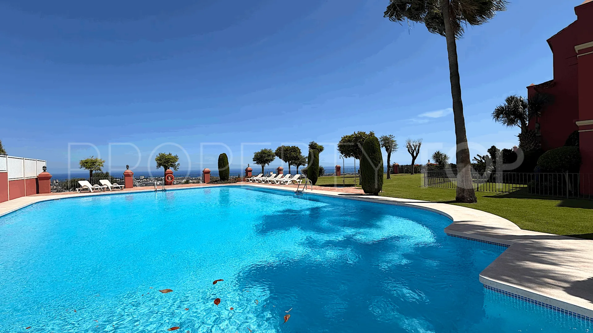 2 bedrooms ground floor apartment for sale in Monte Halcones