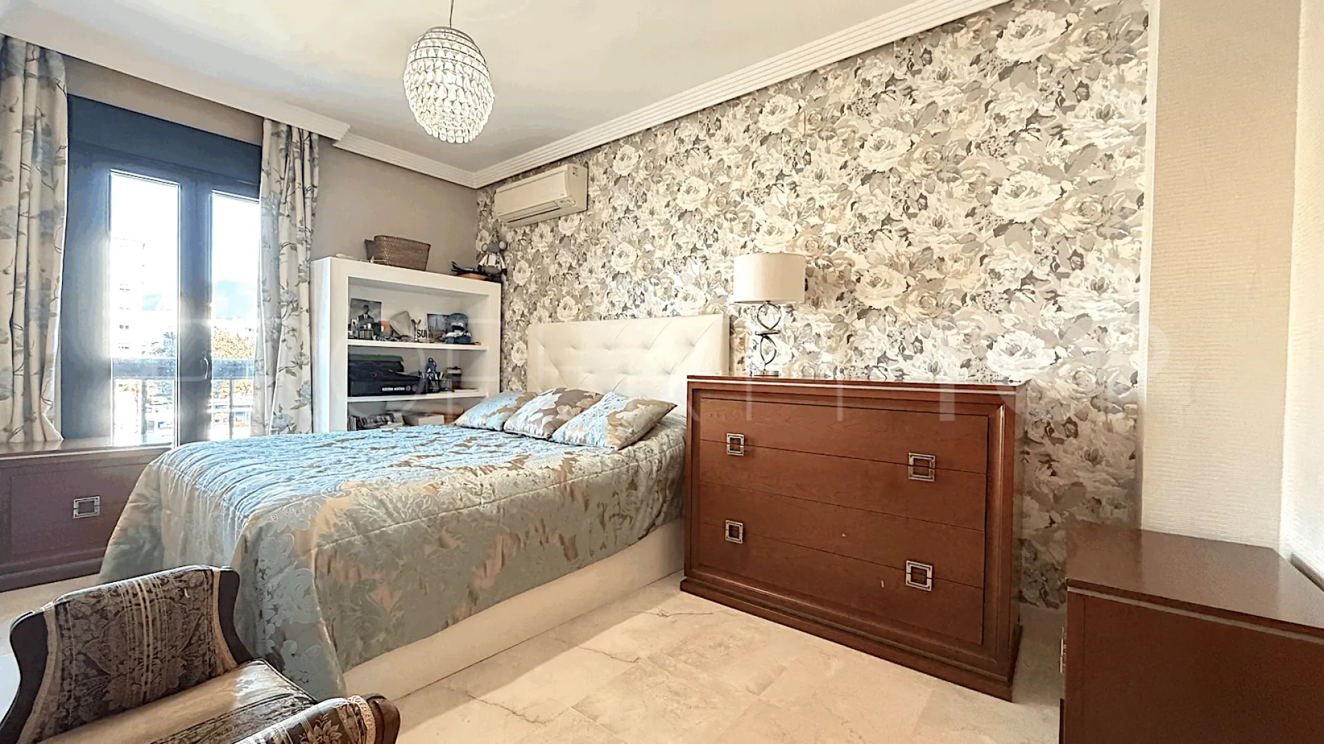 Comprar apartamento en San Pedro de Alcantara de 2 dormitorios