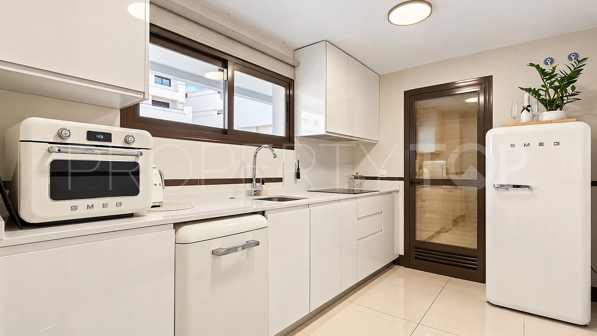 Apartamento en venta de 2 dormitorios en Estepona Golf