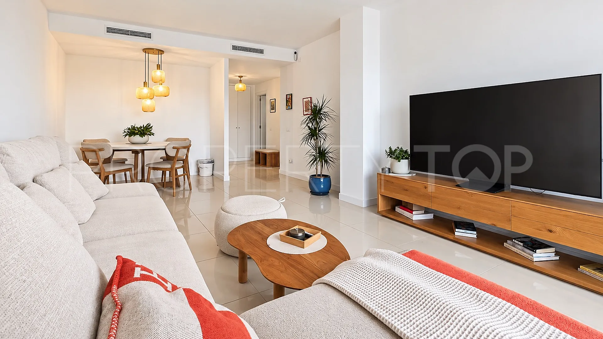 Apartamento en venta de 2 dormitorios en Estepona Golf