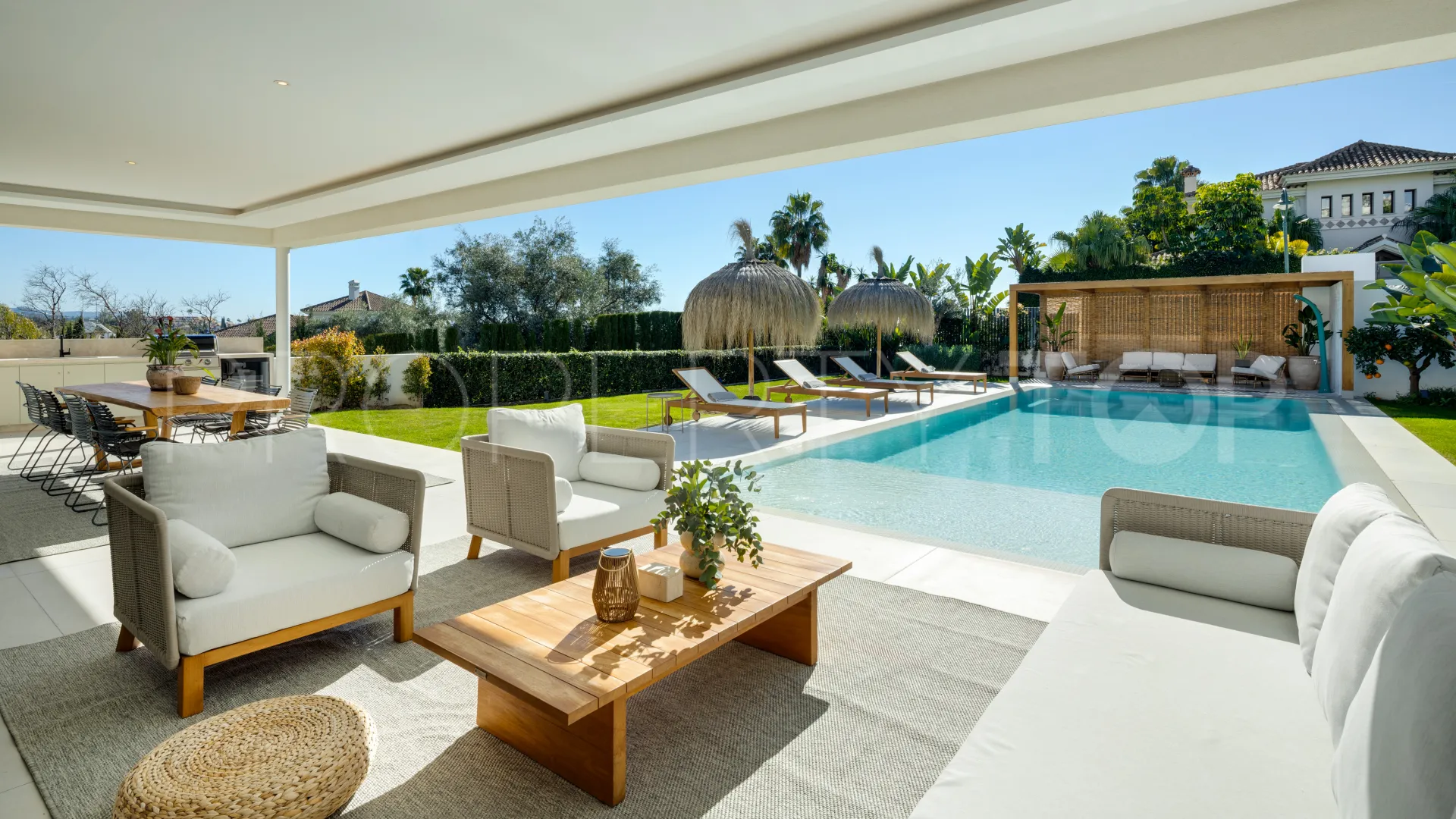 Villa en venta en La Cerquilla con 5 dormitorios