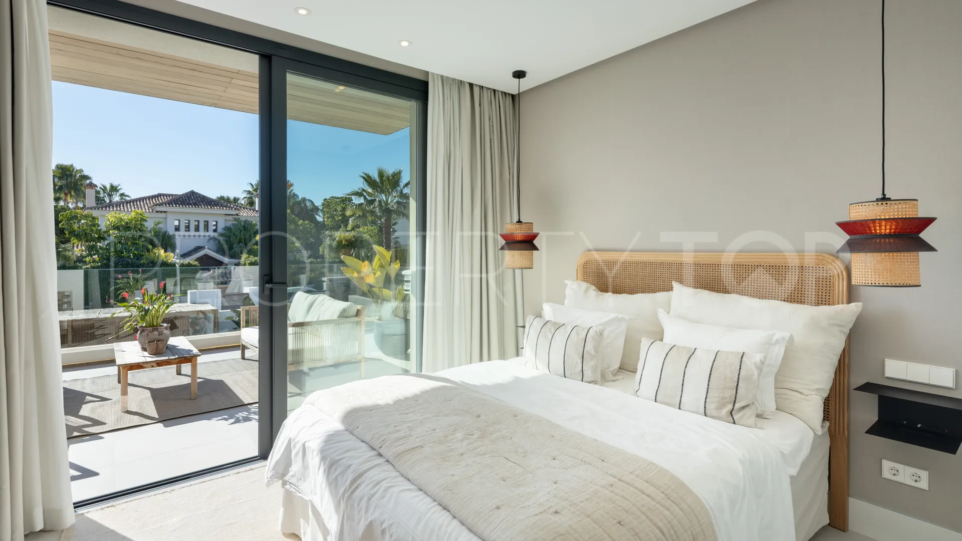 Villa en venta en La Cerquilla con 5 dormitorios