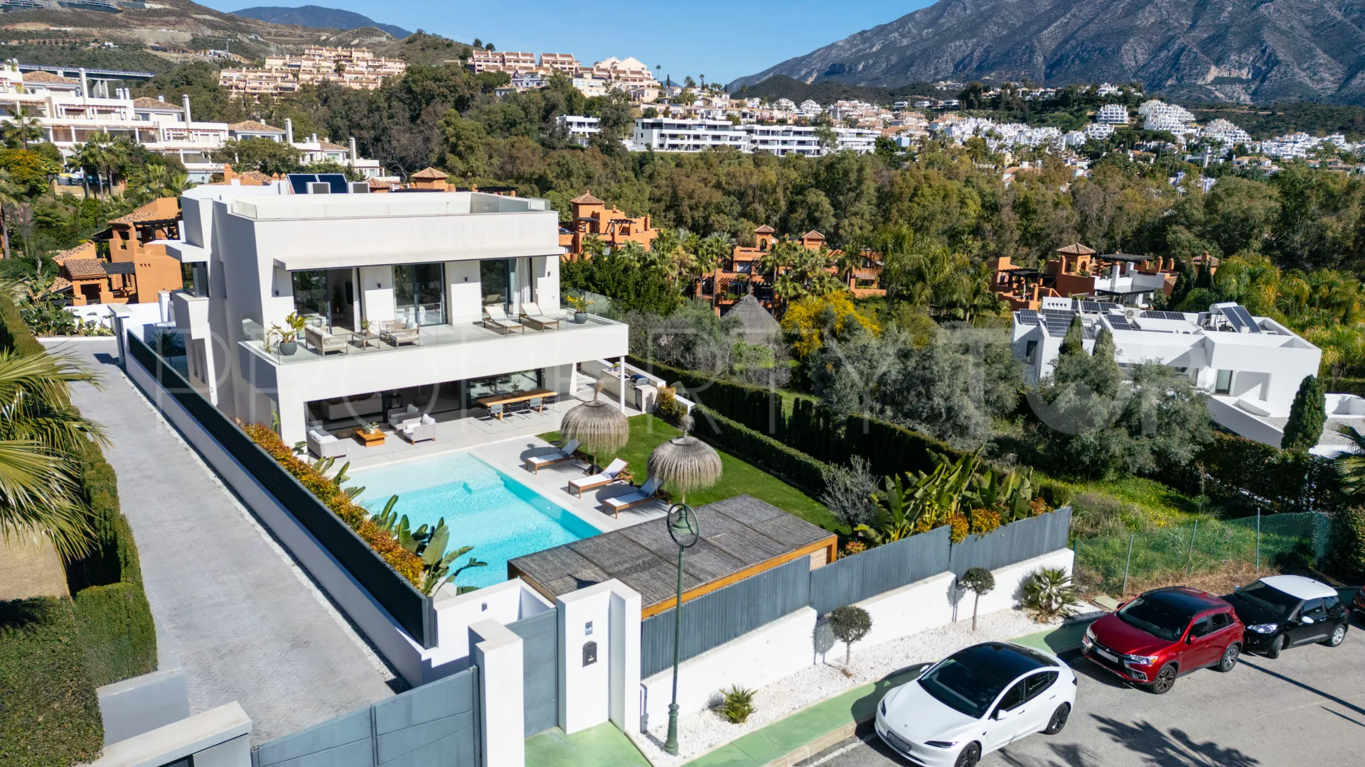 Villa en venta en La Cerquilla con 5 dormitorios