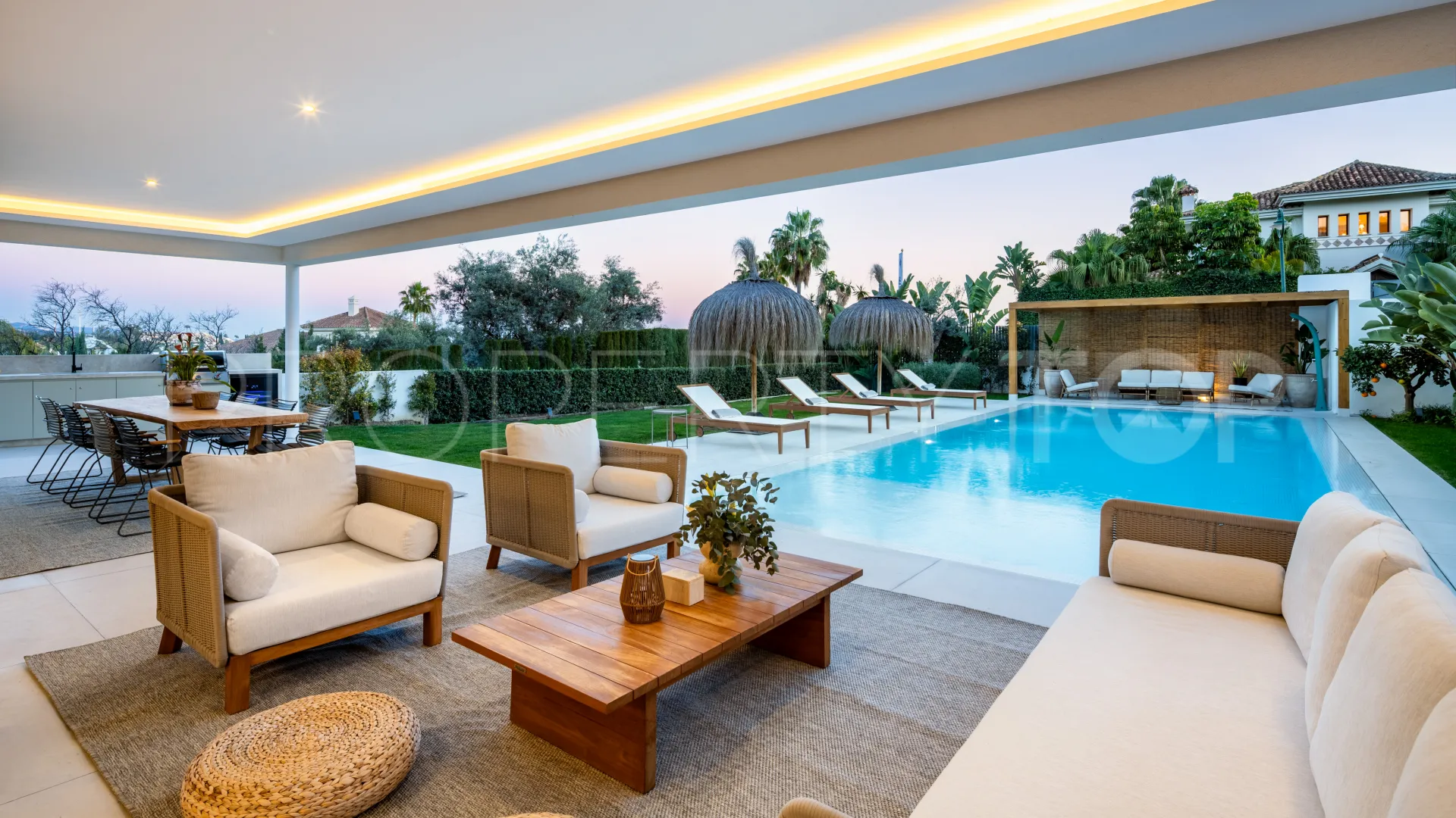 Villa en venta en La Cerquilla con 5 dormitorios