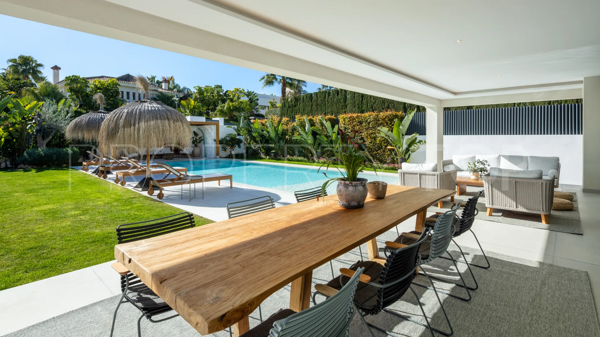 Villa en venta en La Cerquilla con 5 dormitorios
