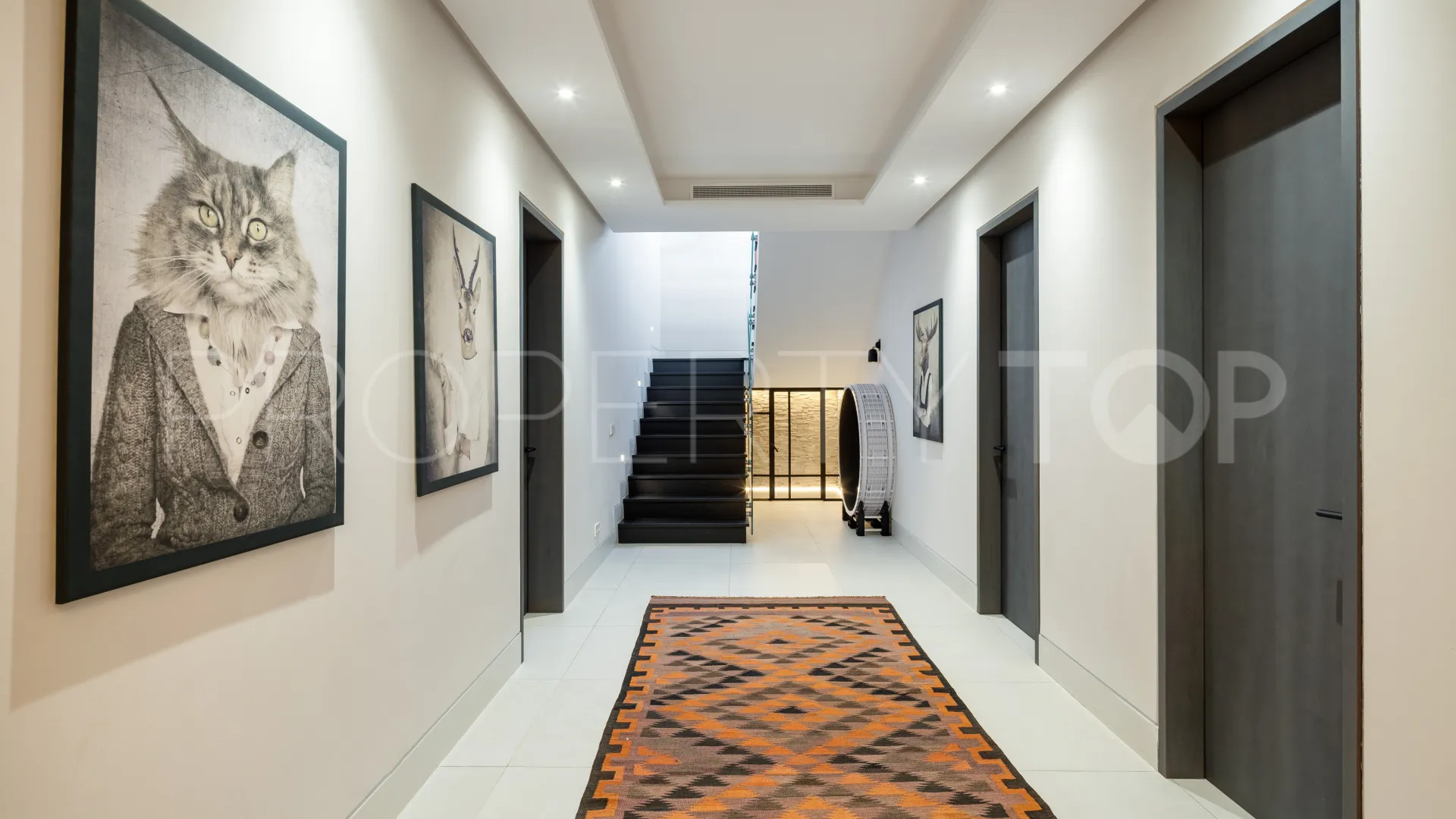 Villa en venta en La Cerquilla con 5 dormitorios