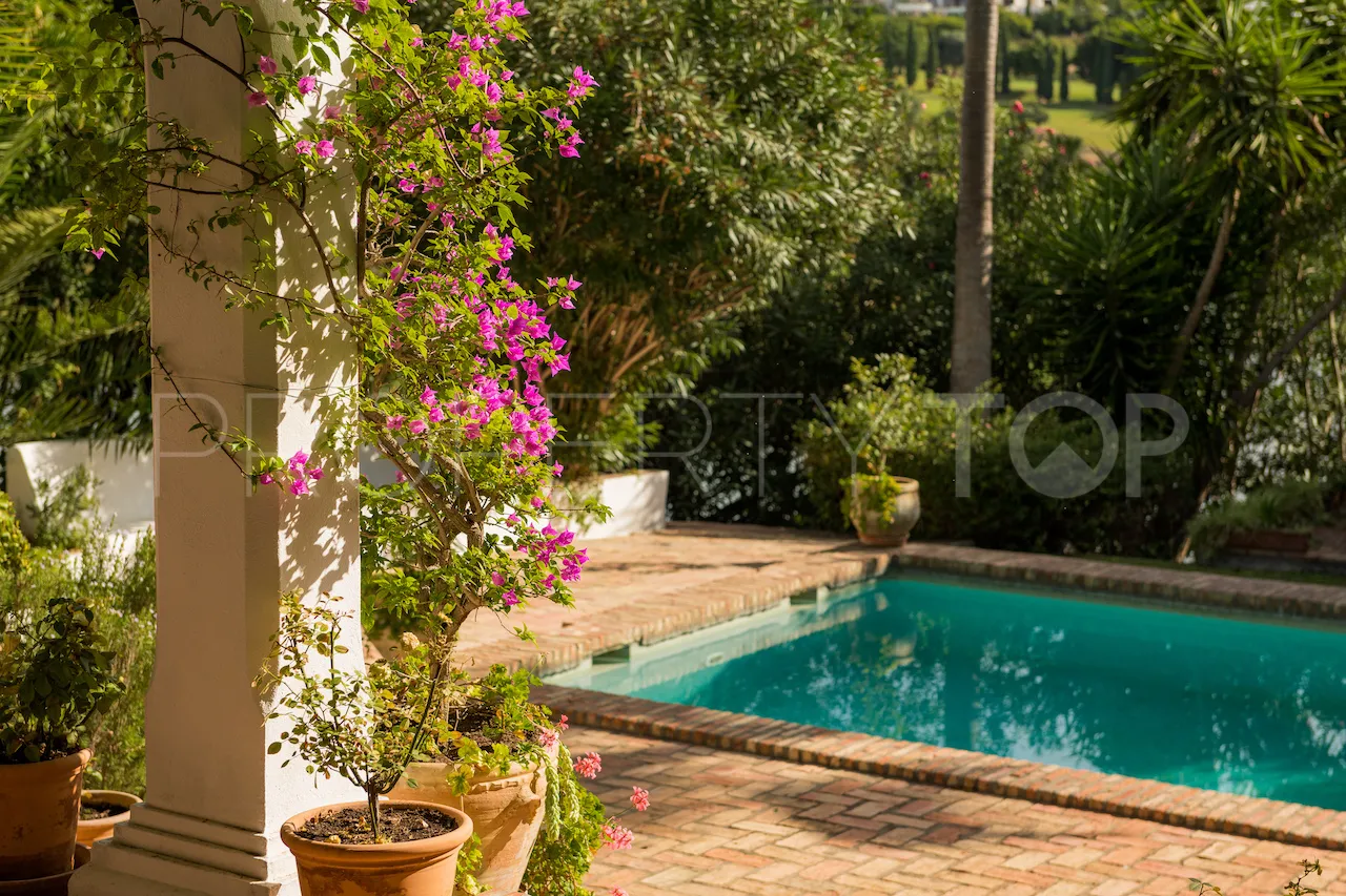For sale 6 bedrooms villa in Benahavis Centro