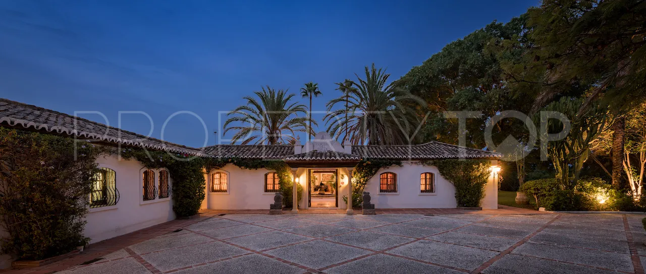 For sale 6 bedrooms villa in Benahavis Centro