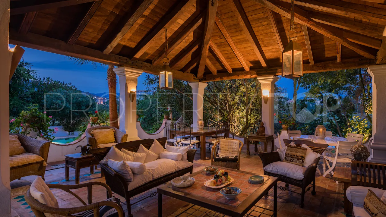 For sale 6 bedrooms villa in Benahavis Centro