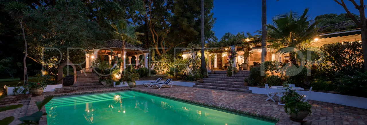 For sale 6 bedrooms villa in Benahavis Centro