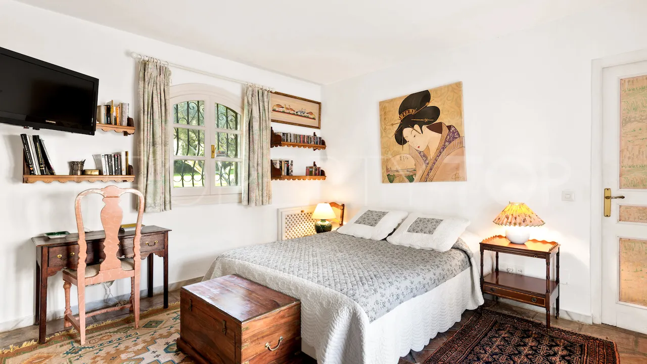For sale 6 bedrooms villa in Benahavis Centro