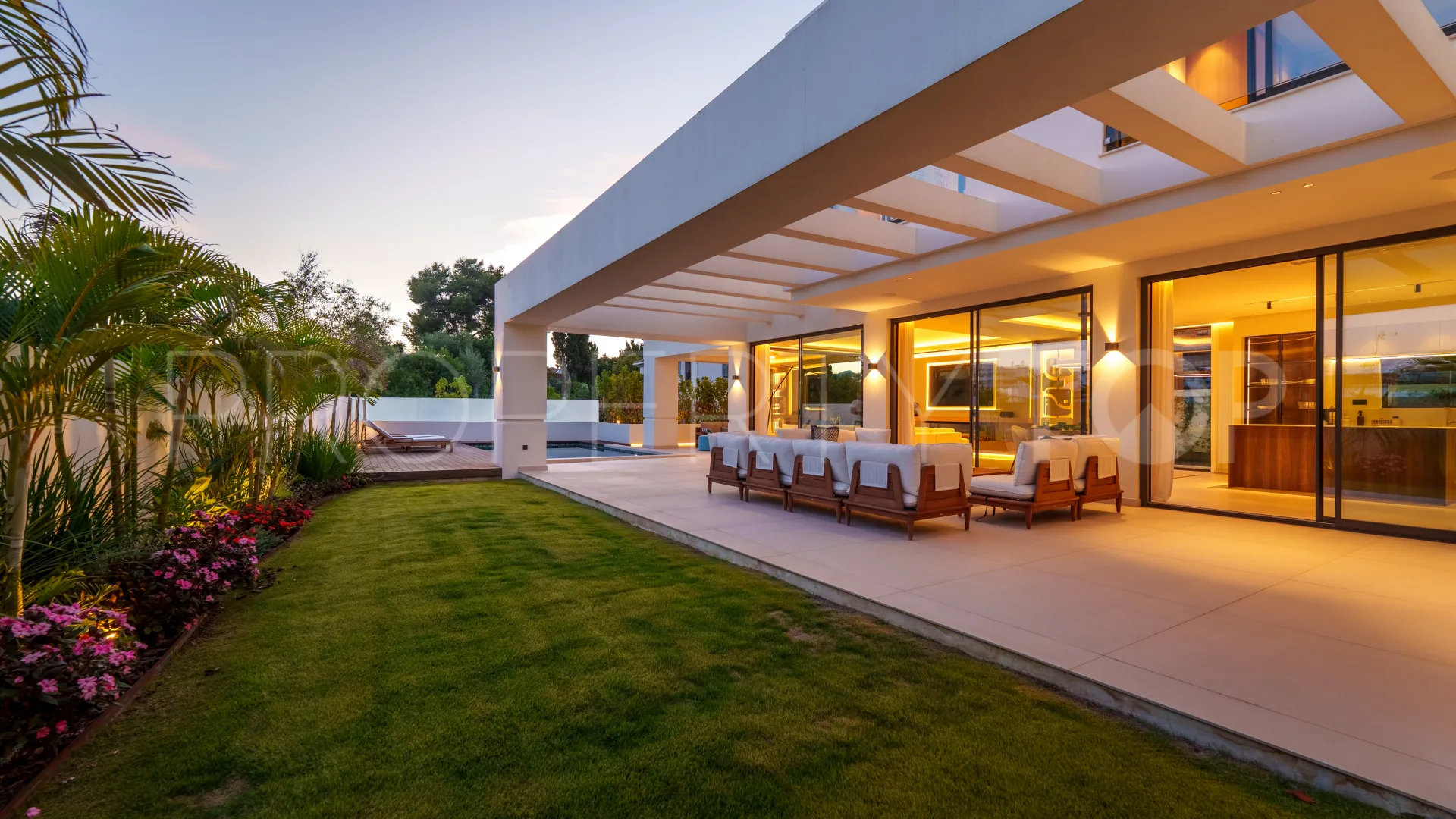 Villa en venta con 5 dormitorios en Linda Vista Baja