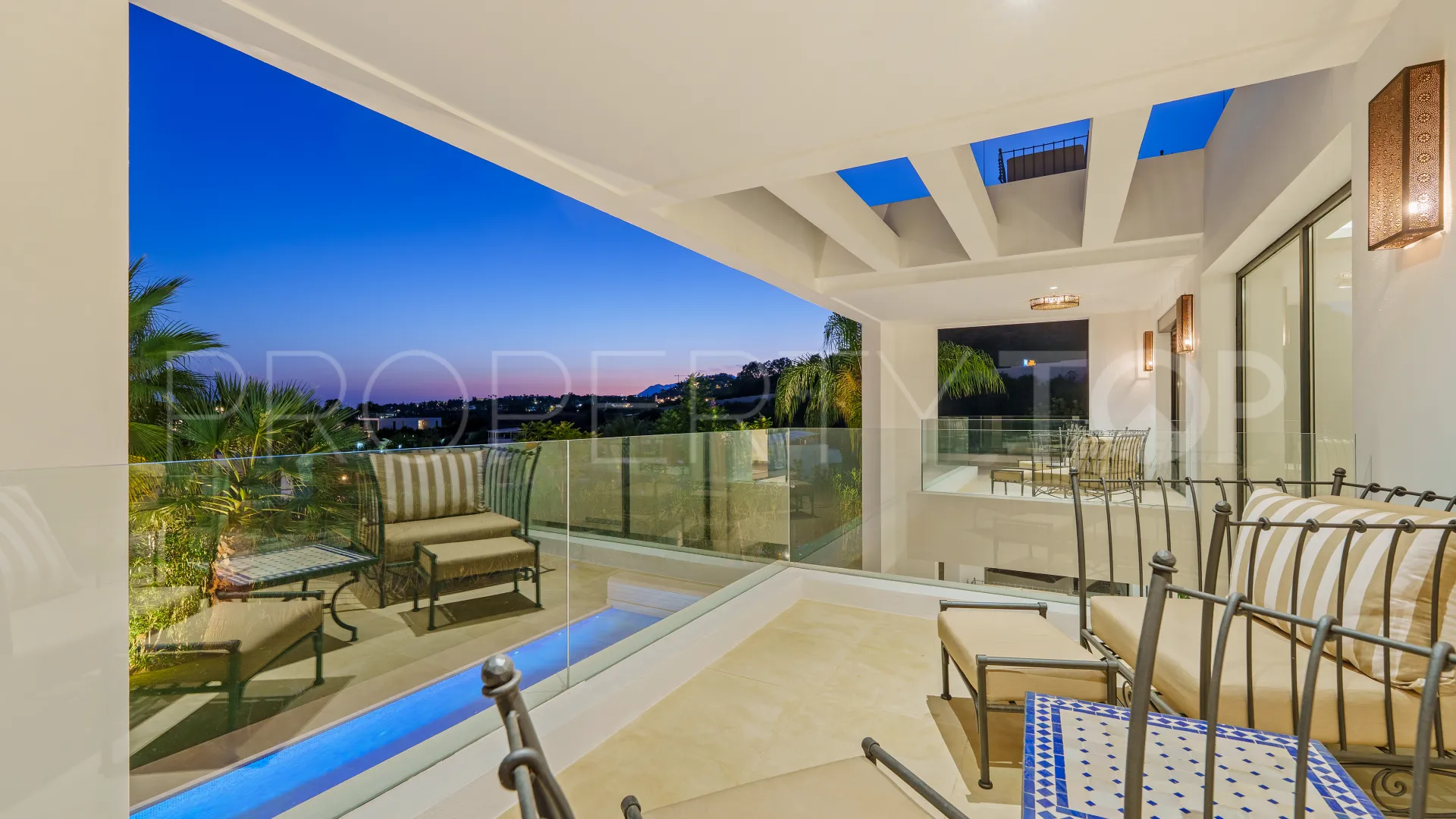 Nueva Andalucia 6 bedrooms villa for sale