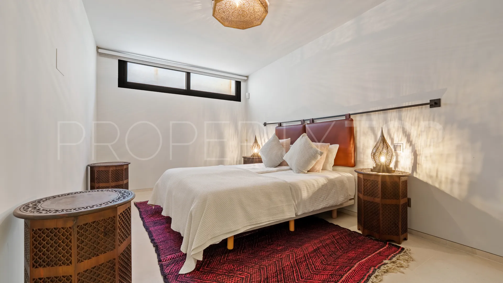 Nueva Andalucia 6 bedrooms villa for sale