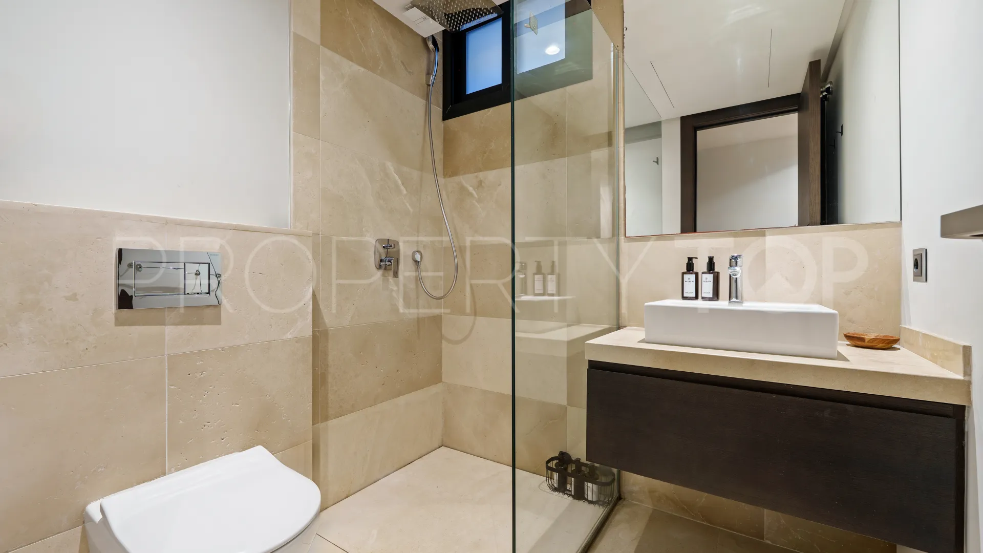 Nueva Andalucia 6 bedrooms villa for sale