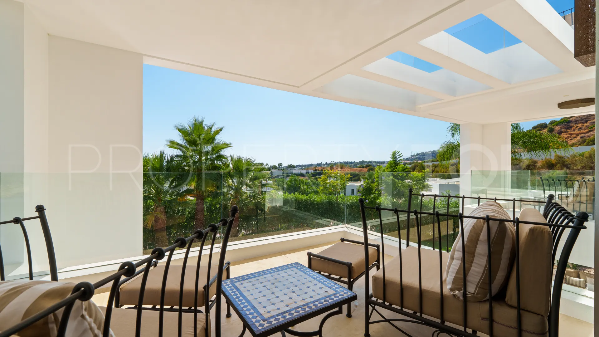 Nueva Andalucia 6 bedrooms villa for sale