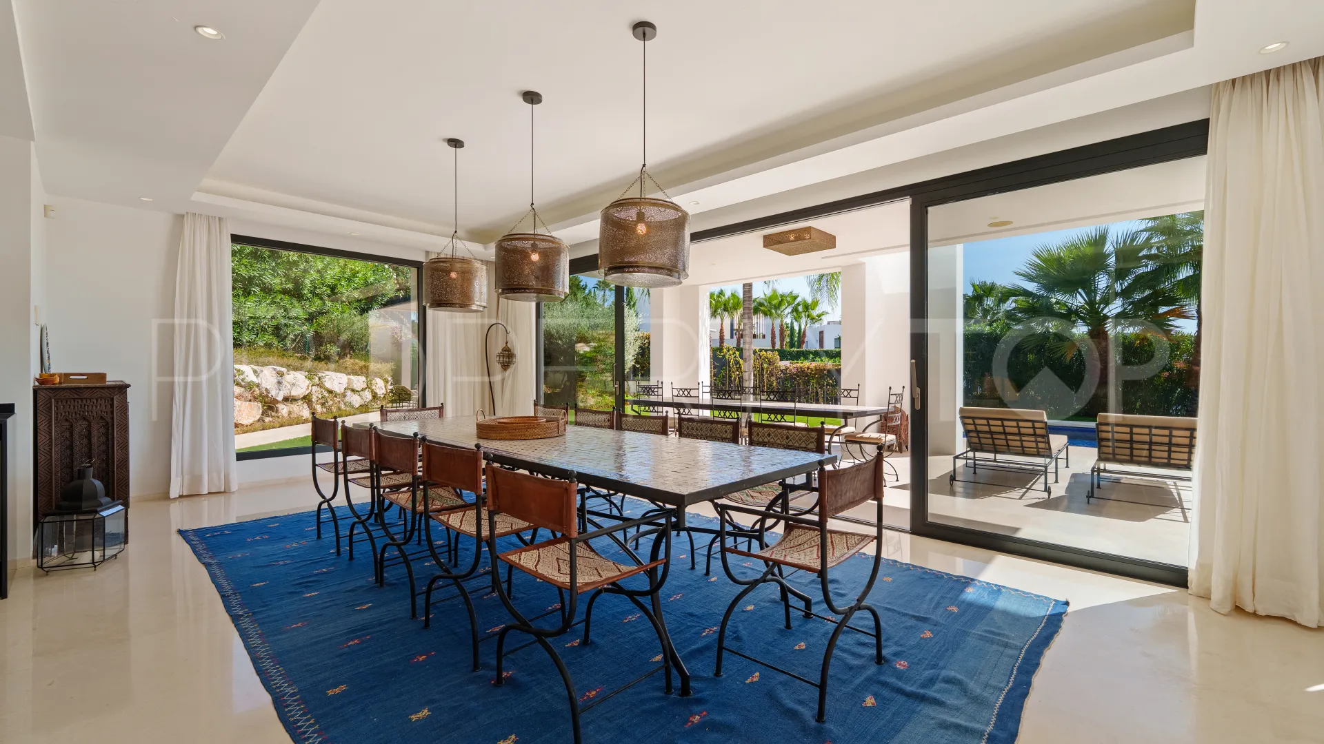 Nueva Andalucia 6 bedrooms villa for sale