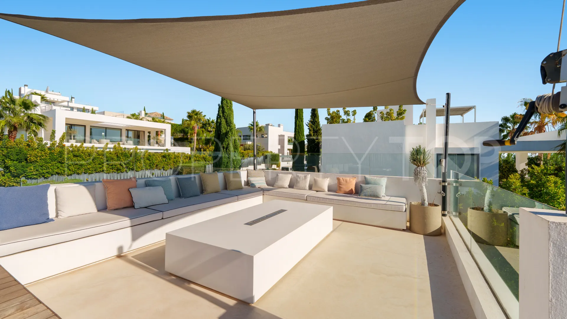 Villa with 6 bedrooms for sale in Nueva Andalucia