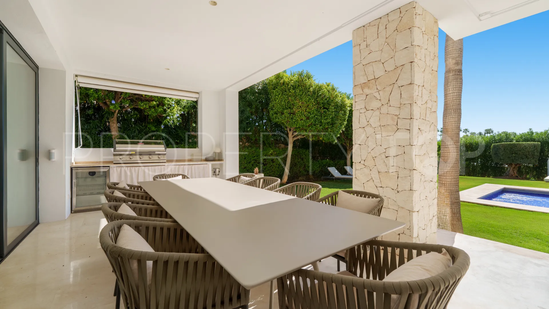 Villa with 6 bedrooms for sale in Nueva Andalucia