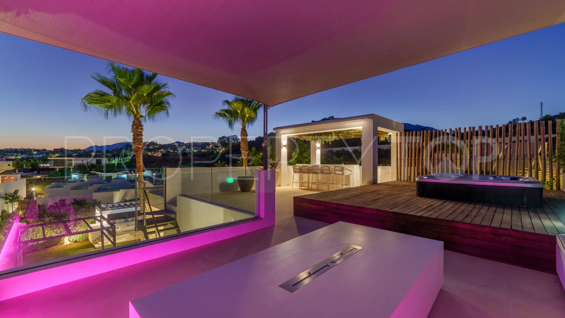 Villa with 6 bedrooms for sale in Nueva Andalucia