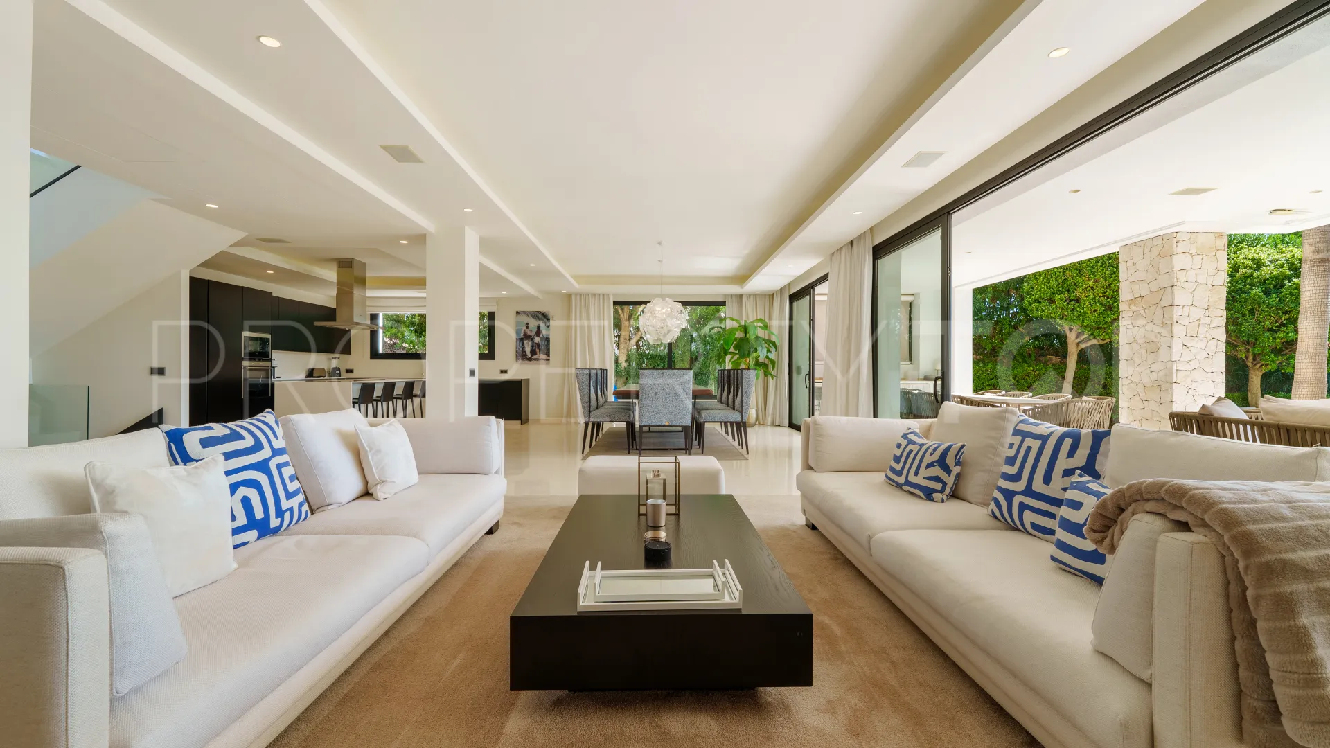 Villa with 6 bedrooms for sale in Nueva Andalucia