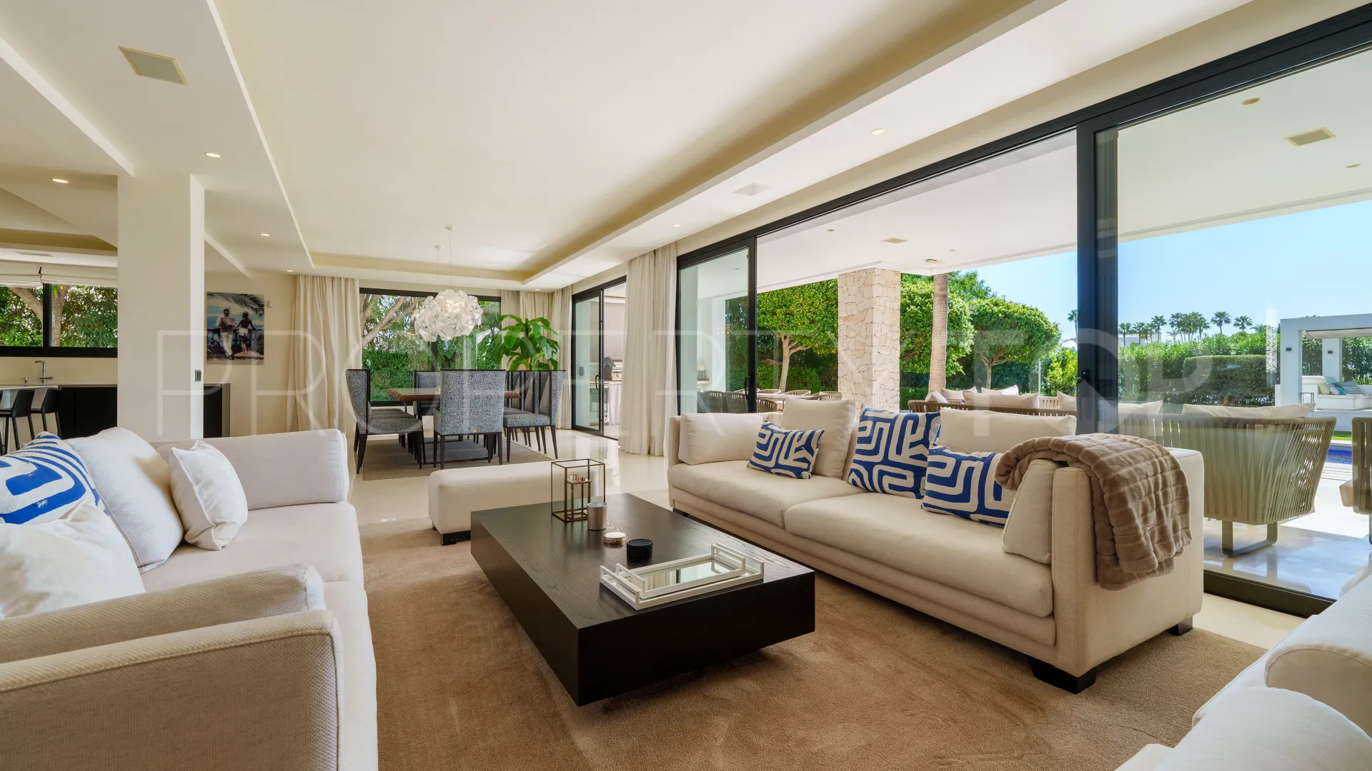 Villa with 6 bedrooms for sale in Nueva Andalucia