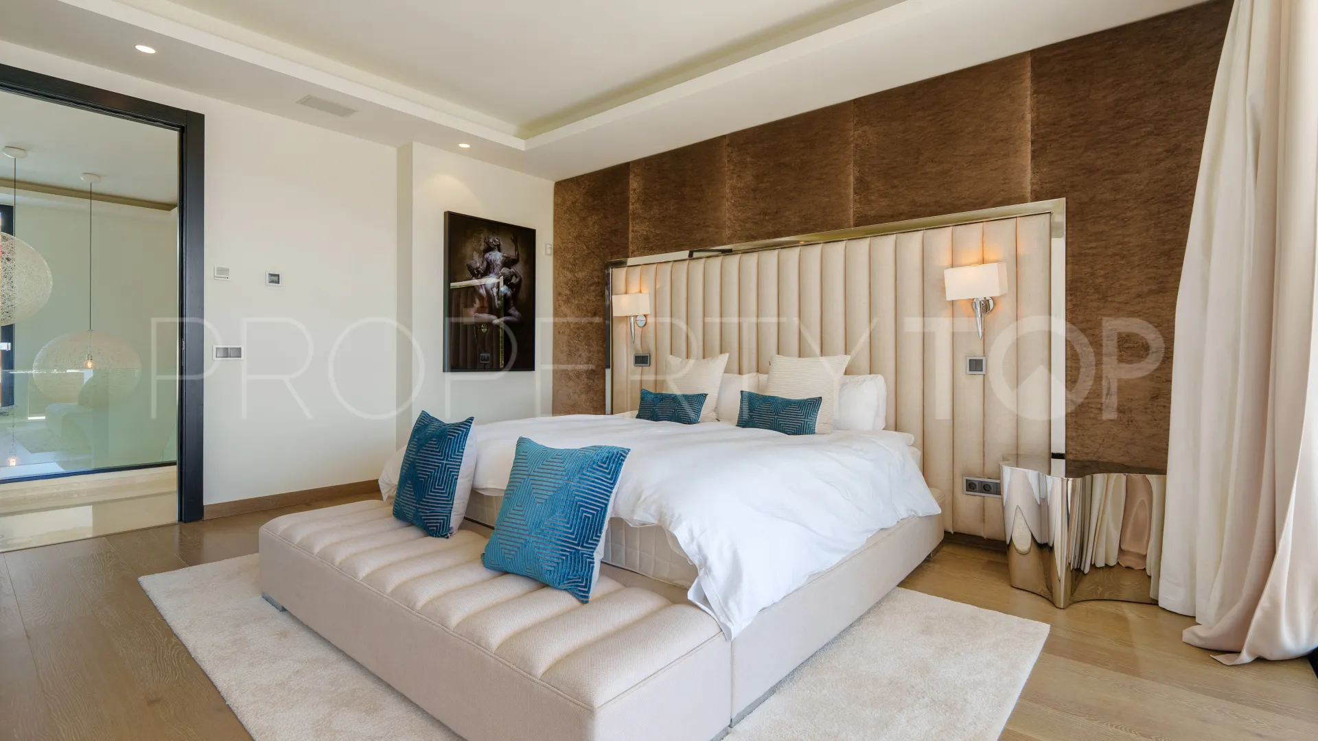 Villa with 6 bedrooms for sale in Nueva Andalucia