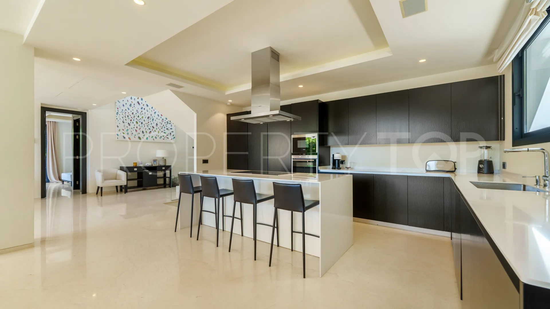 Villa with 6 bedrooms for sale in Nueva Andalucia