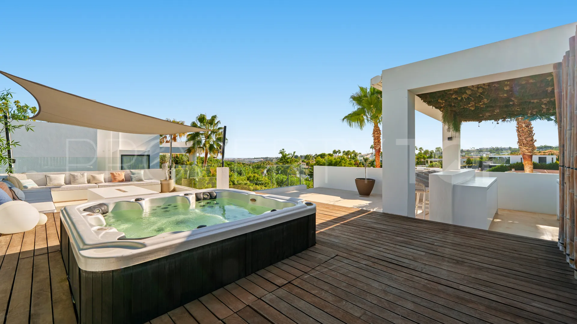 Villa with 6 bedrooms for sale in Nueva Andalucia