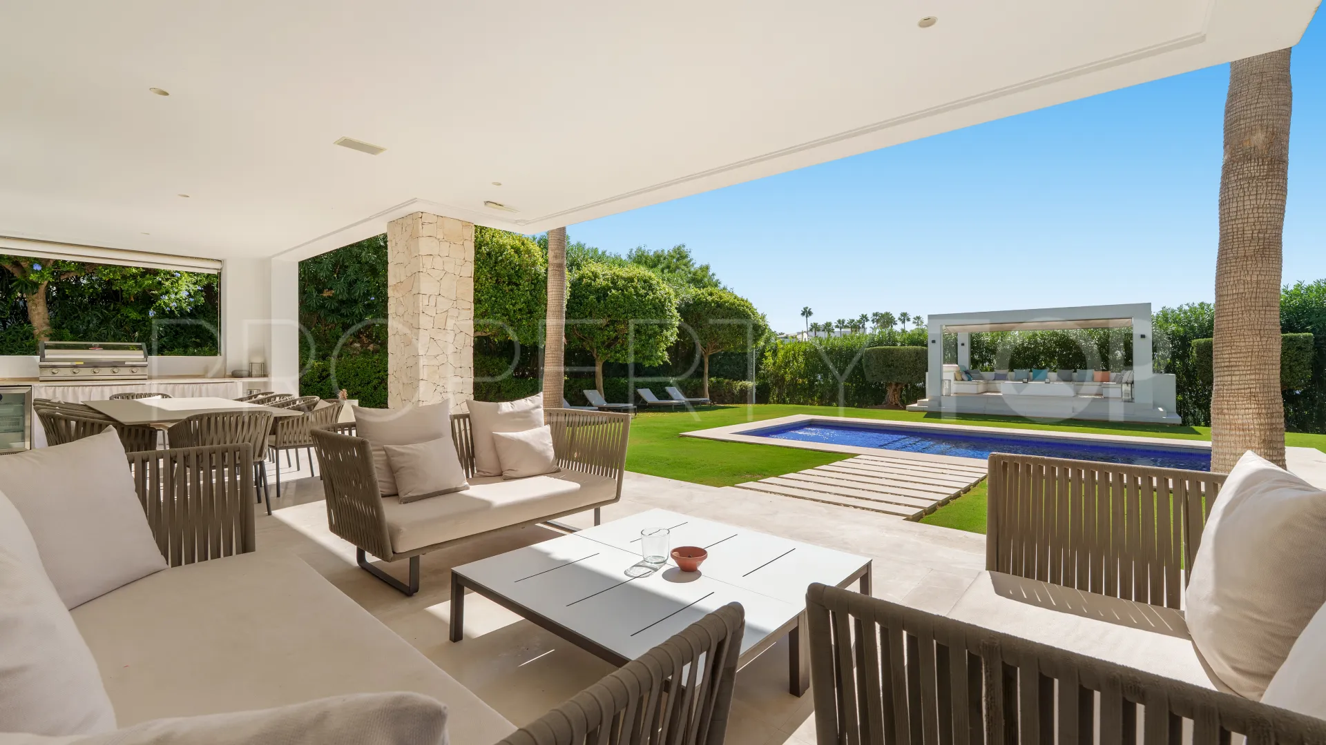 Villa with 6 bedrooms for sale in Nueva Andalucia